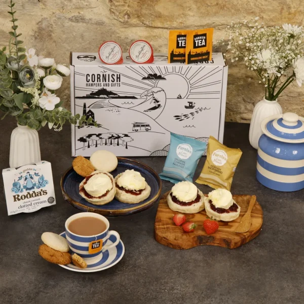Strawberry Cream Tea for 2 Hamper